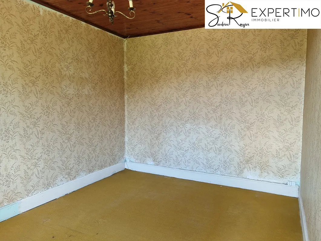 Maison à Sainte-Christine de 102 m² avec grand terrain de 13 180 m² à vendre 