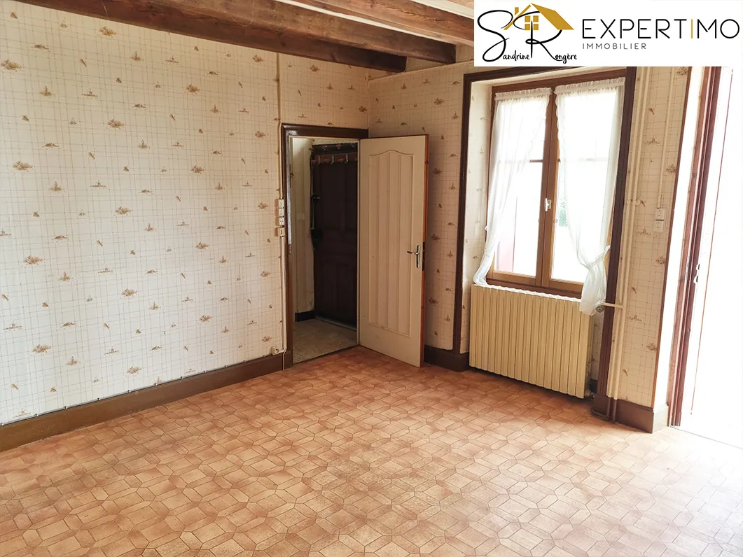 Maison à Sainte-Christine de 102 m² avec grand terrain de 13 180 m² à vendre 