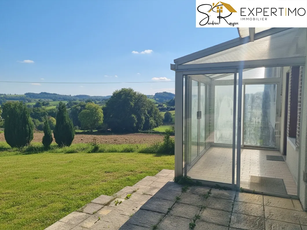 Maison à Sainte-Christine de 102 m² avec grand terrain de 13 180 m² à vendre 