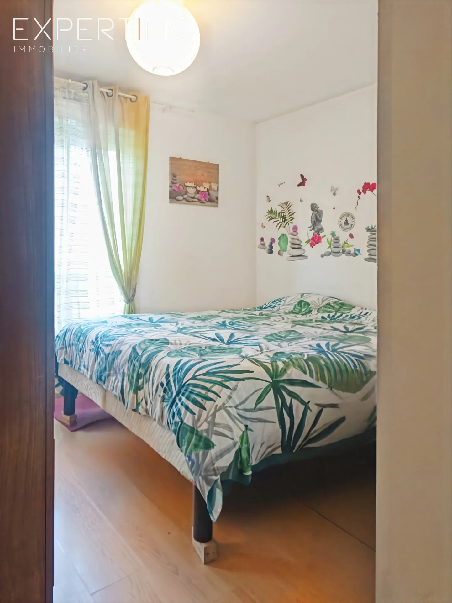 Appartement de plain-pied avec parking au centre de RUE - Opportunité à saisir 