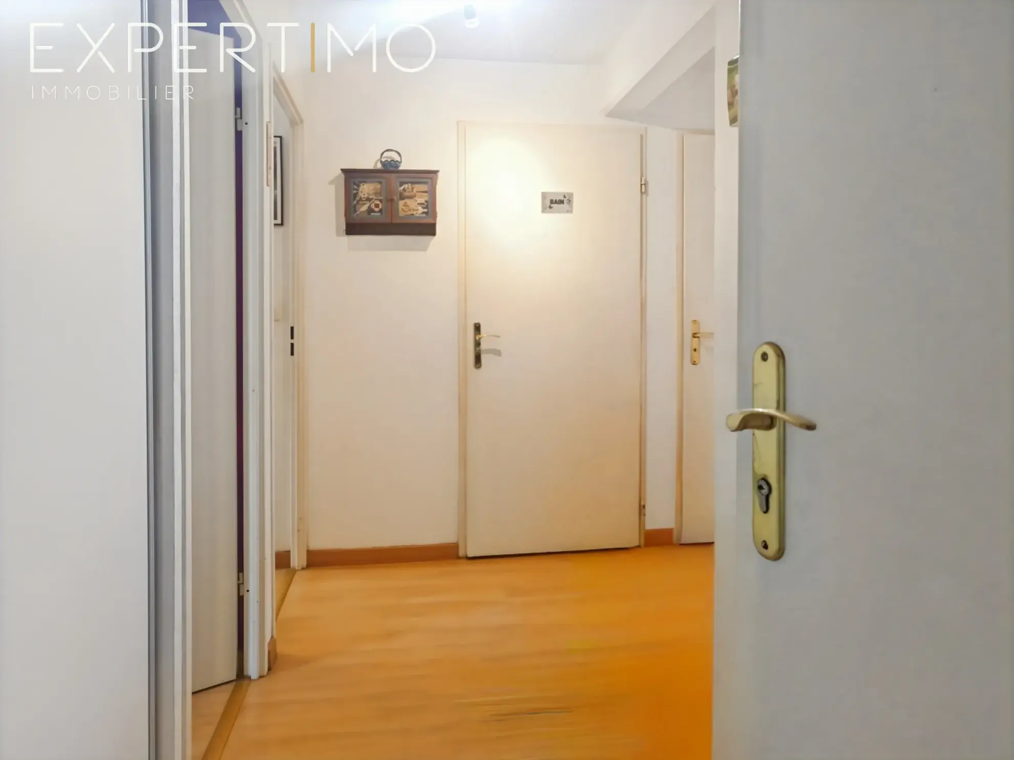 Appartement de plain-pied avec parking au centre de RUE - Opportunité à saisir 