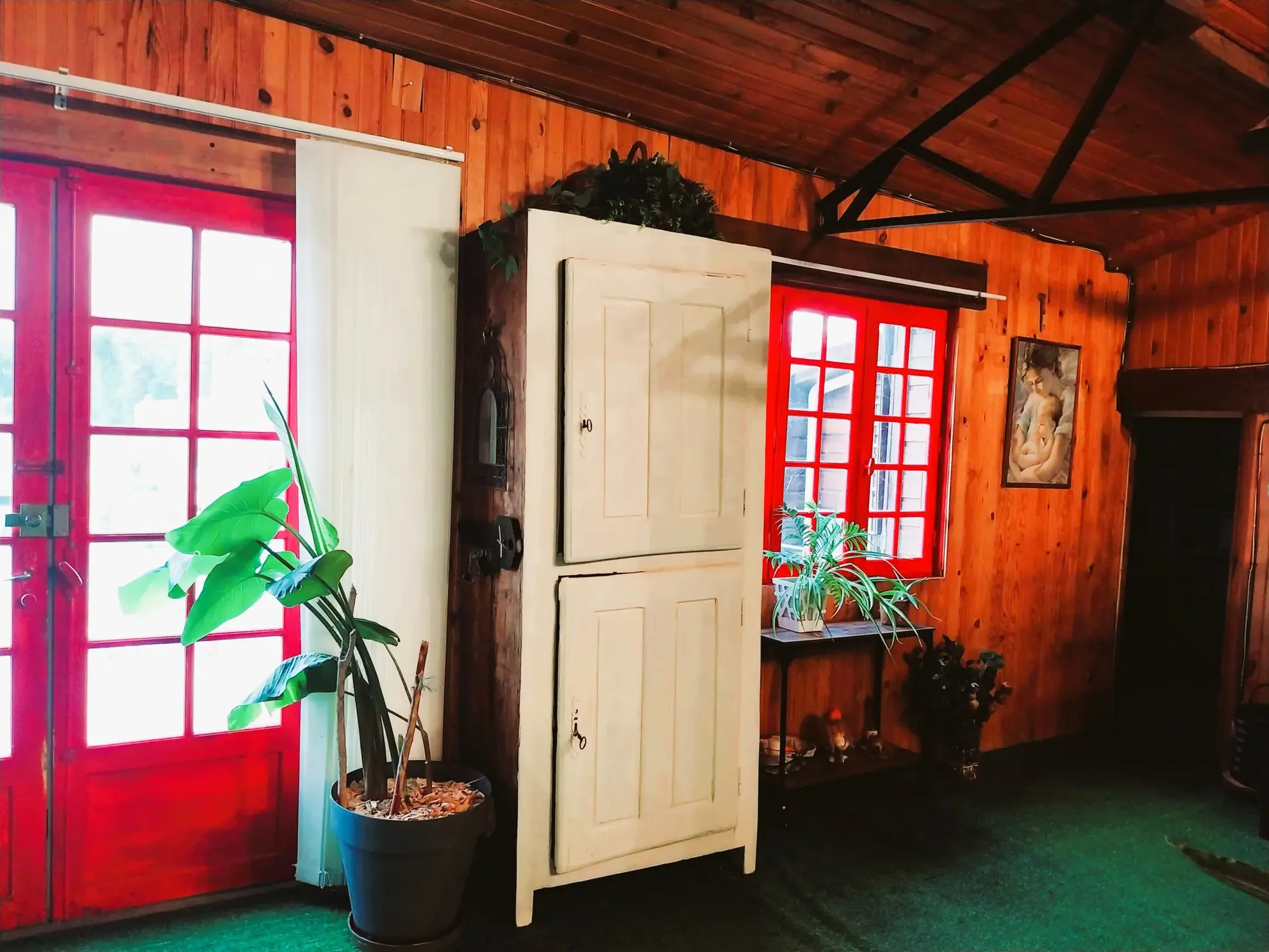 Belle maison en pierre de 220 m² avec style chalet et grand terrain à Brie-sous-Matha