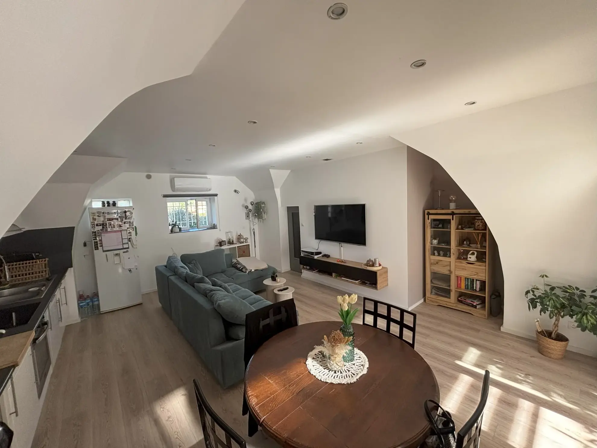 Maison de village rénovée avec extérieur privé à Boisseron, 3 chambres, prêt à emménager 