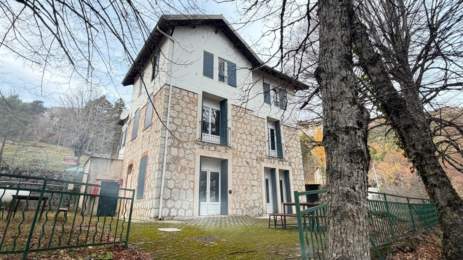 Maison de caractère des années 20 à Thorenc avec jardin et potentiel d'accueil