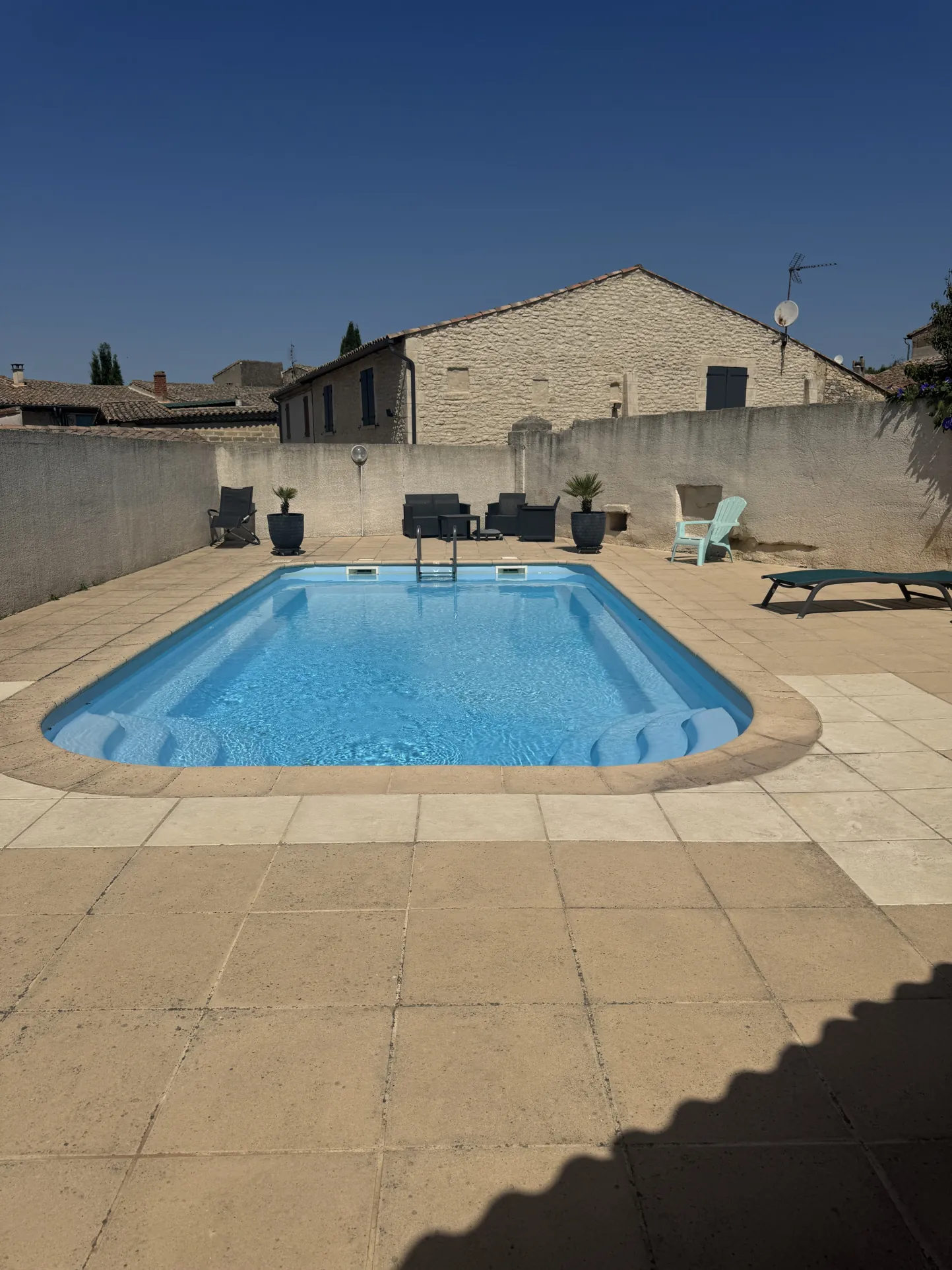 Appartement 2 pièces avec terrasse, parking privé et cave à Codognan