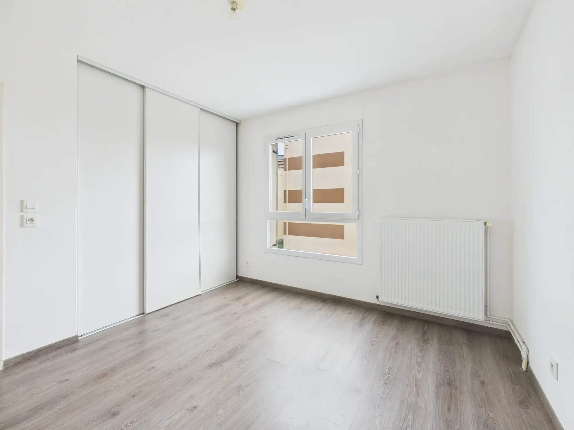 Appartement 2 pièces lumineux à Arpajon, 46,48 m² avec parking en centre-ville 