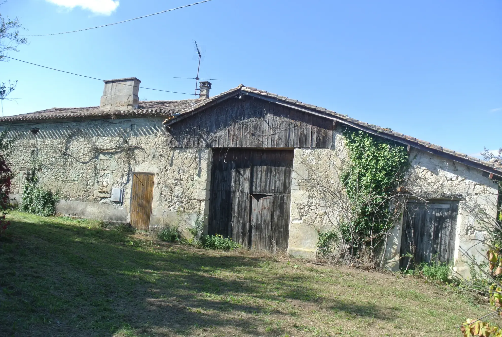 Propriété à rénover avec terrain à Mauvezin sur Gupie - 2,7 hectares 