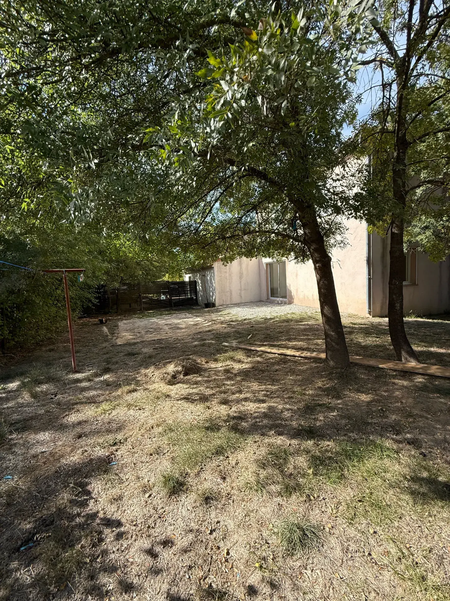 Villa moderne 2010 avec jardin sud et garage à Boisset et Gaujac 