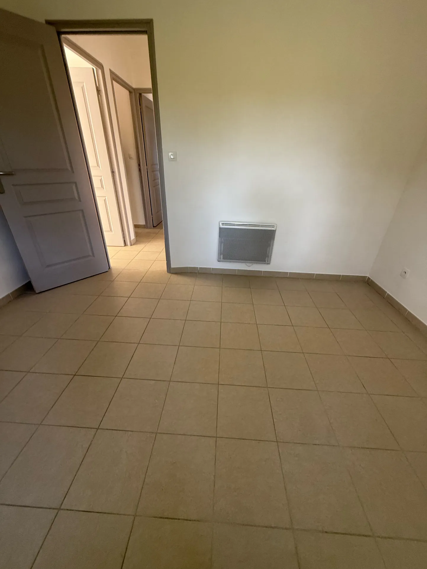 Villa moderne 2010 avec jardin sud et garage à Boisset et Gaujac 