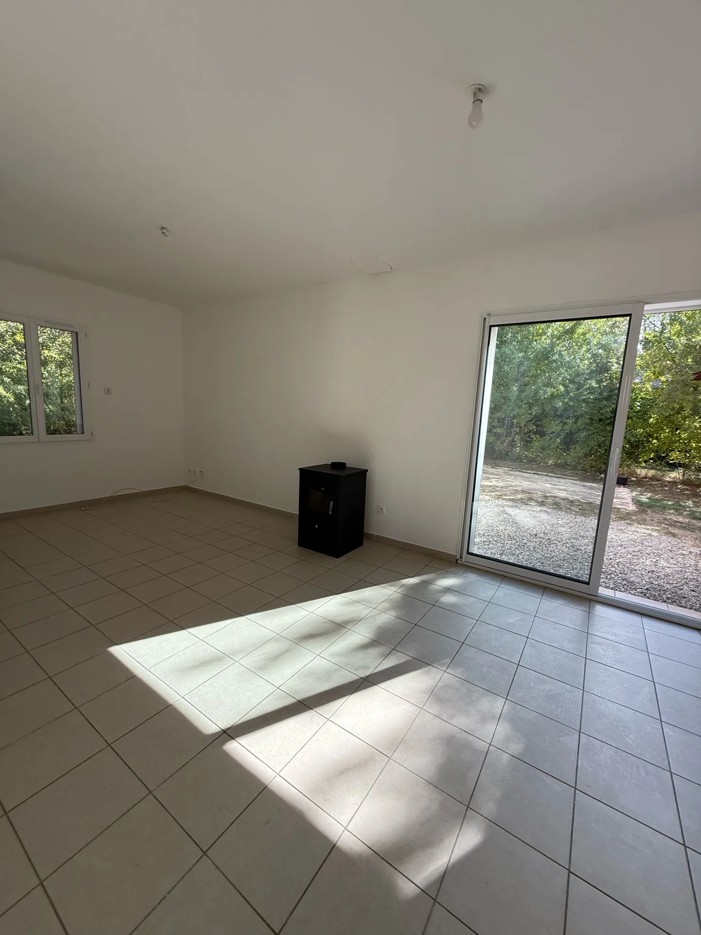 Villa moderne 2010 avec jardin sud et garage à Boisset et Gaujac 