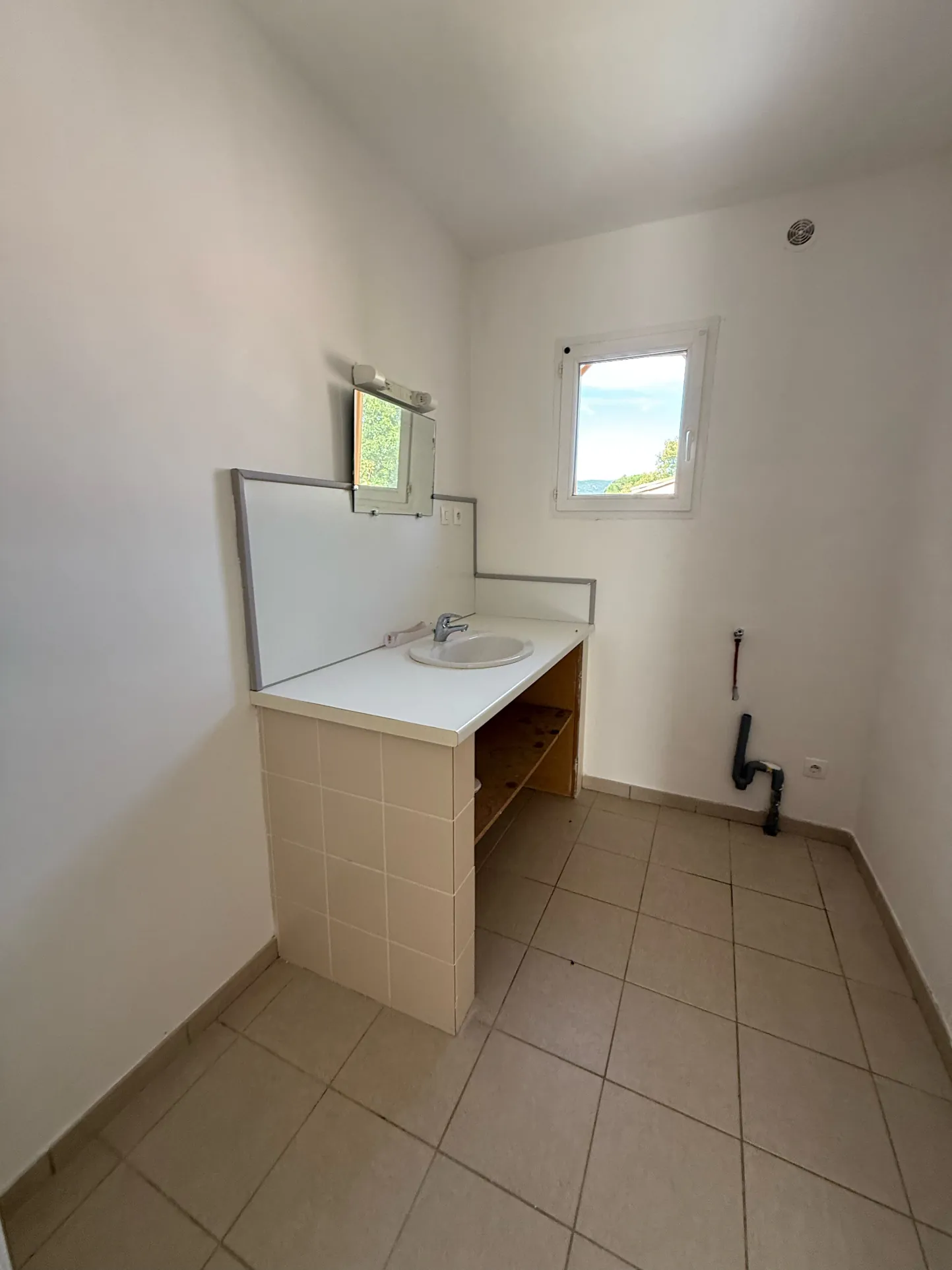 Villa moderne 2010 avec jardin sud et garage à Boisset et Gaujac 