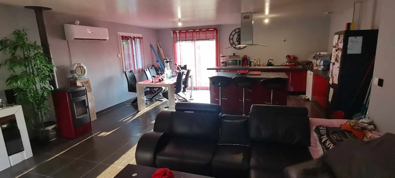 Villa de plain-pied moderne à Louhans, proche commodités, économique 