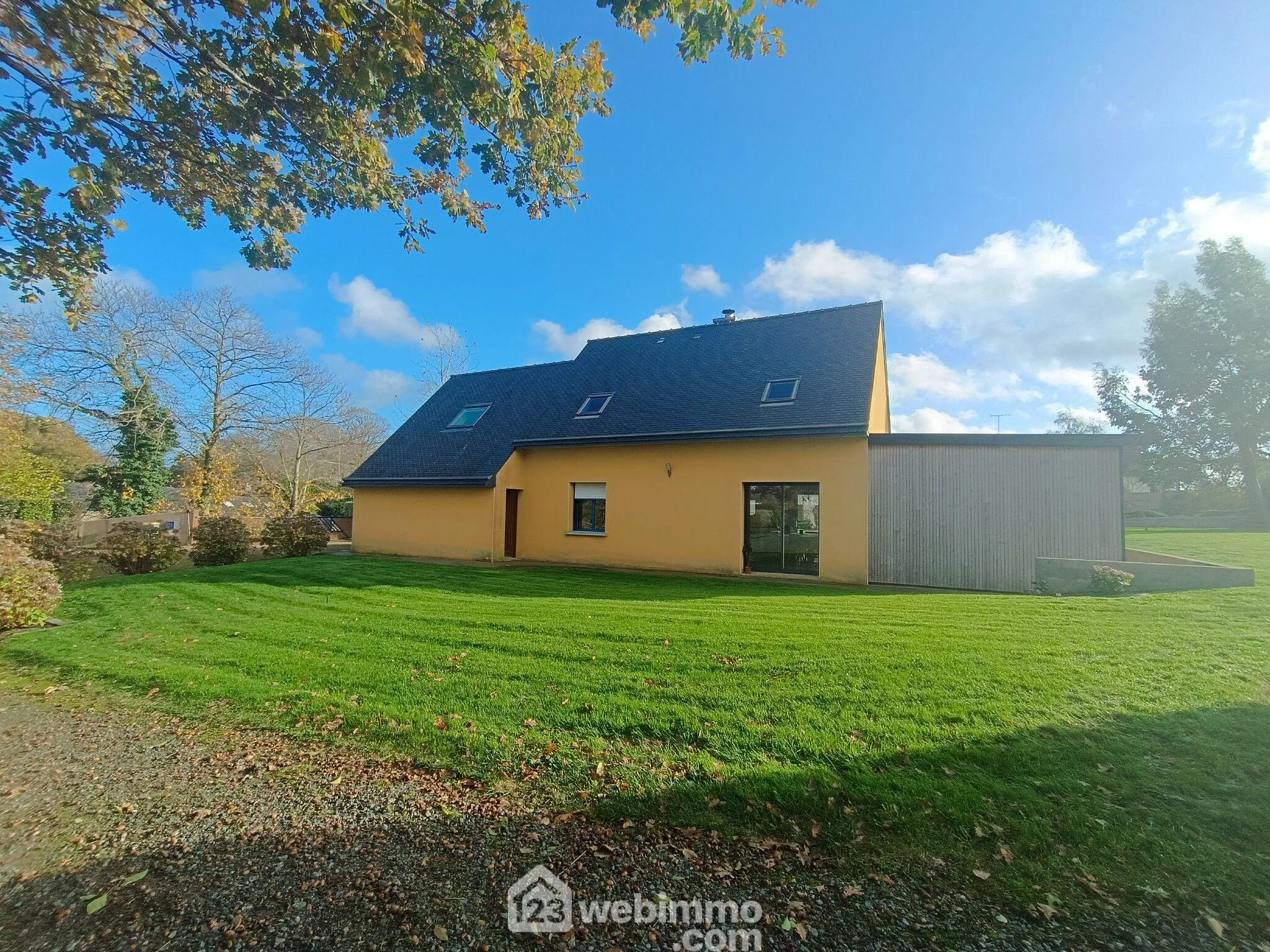 Maison familiale à Plouaret de 158m² avec jardin et double garage 