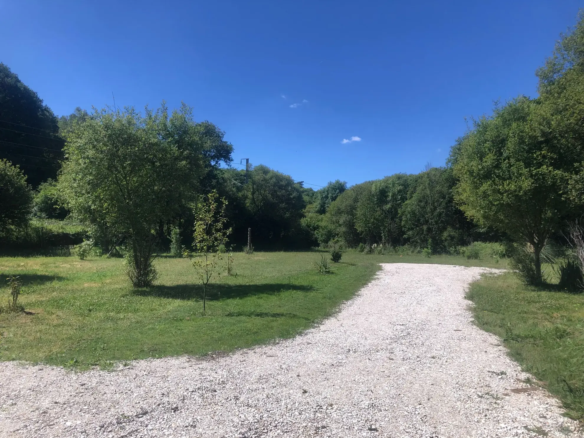 Maison avec dépendances et 10 000 m² de terrain agricole près de Saint-Avé 
