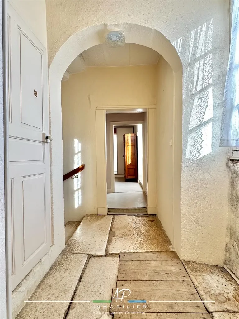 Vaste maison ancienne avec potentiel à Francheville, 6 chambres, jardin de 570 m² 