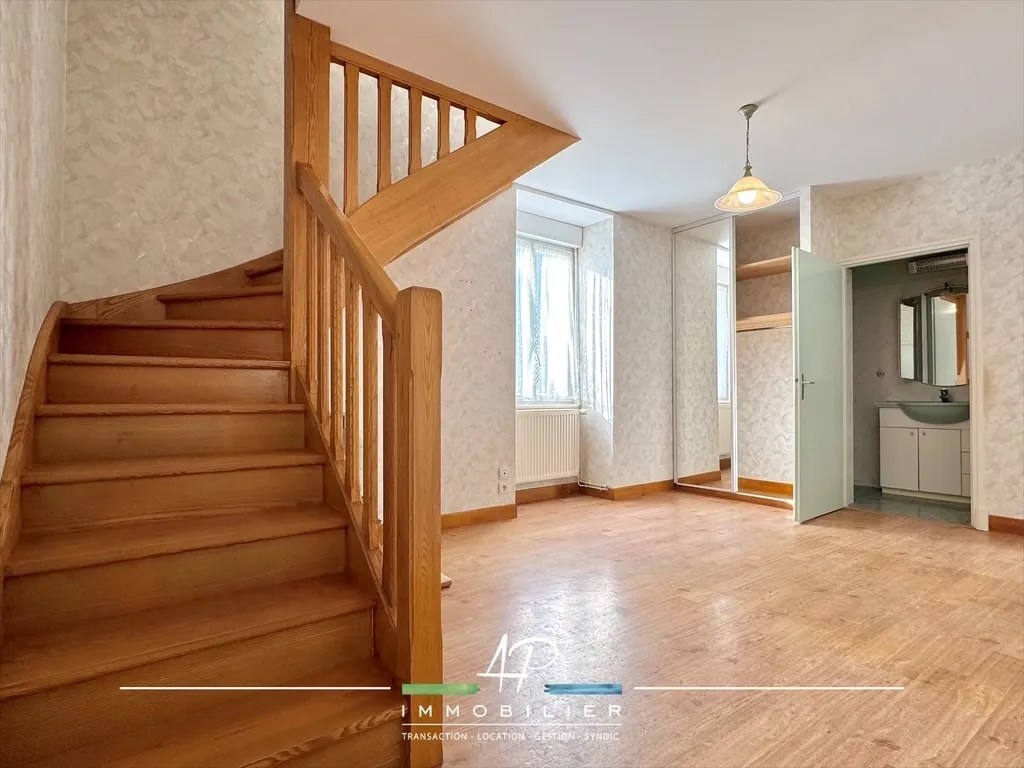 Vaste maison ancienne avec potentiel à Francheville, 6 chambres, jardin de 570 m² 