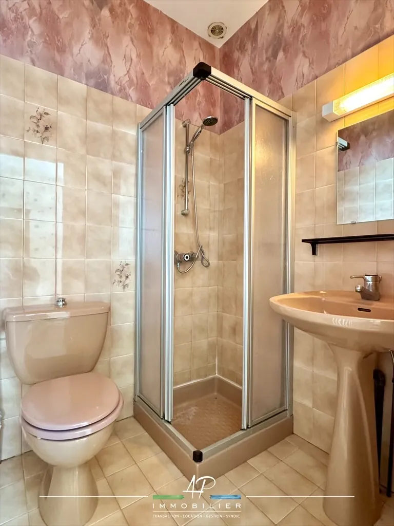 Vaste maison ancienne avec potentiel à Francheville, 6 chambres, jardin de 570 m² 