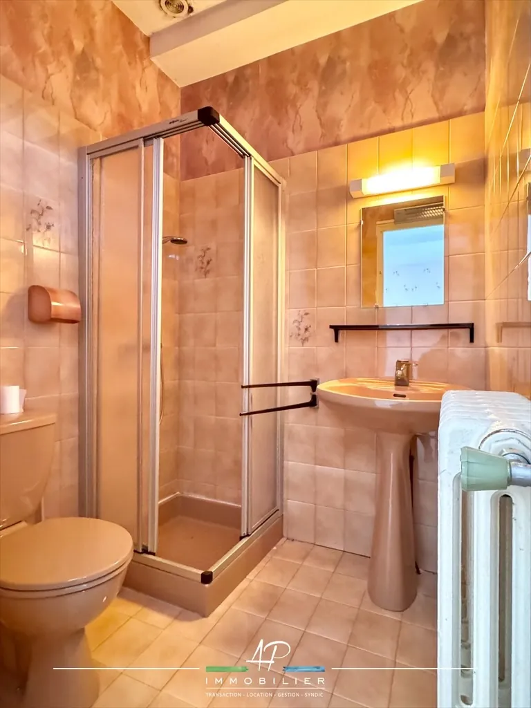 Vaste maison ancienne avec potentiel à Francheville, 6 chambres, jardin de 570 m² 