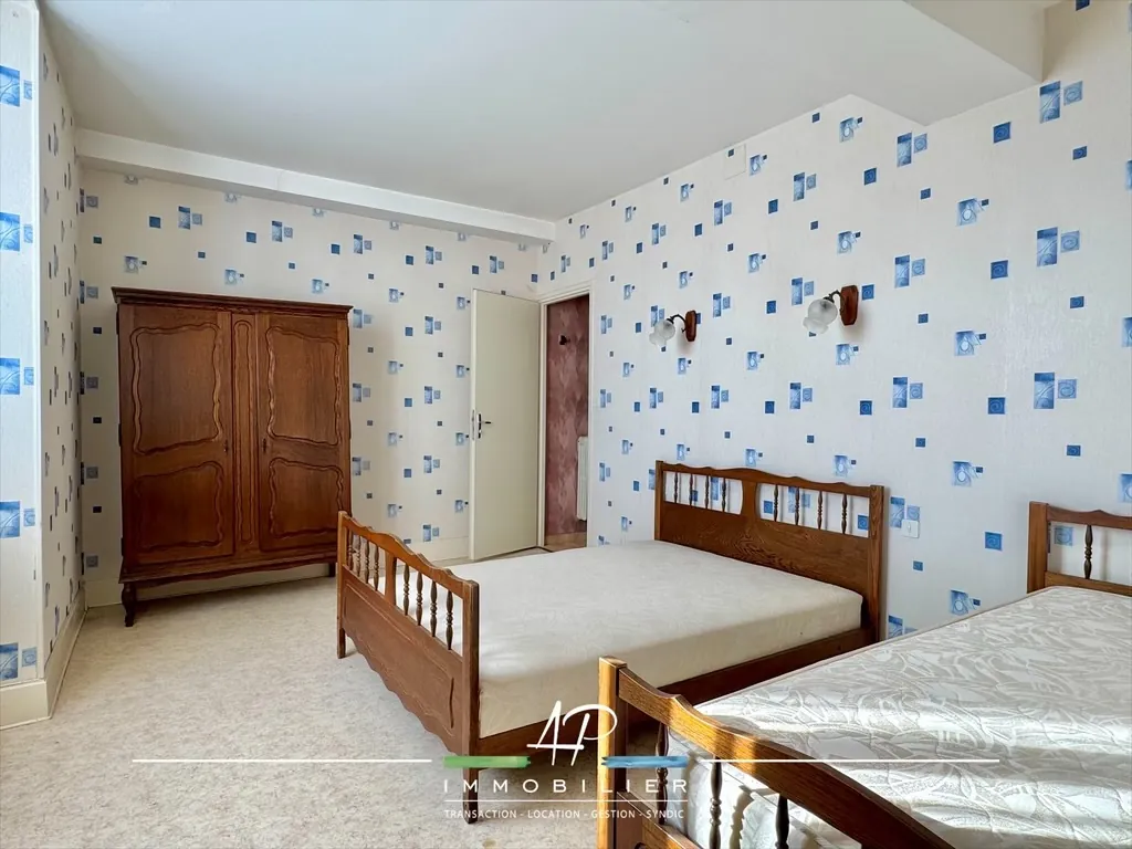 Vaste maison ancienne avec potentiel à Francheville, 6 chambres, jardin de 570 m² 