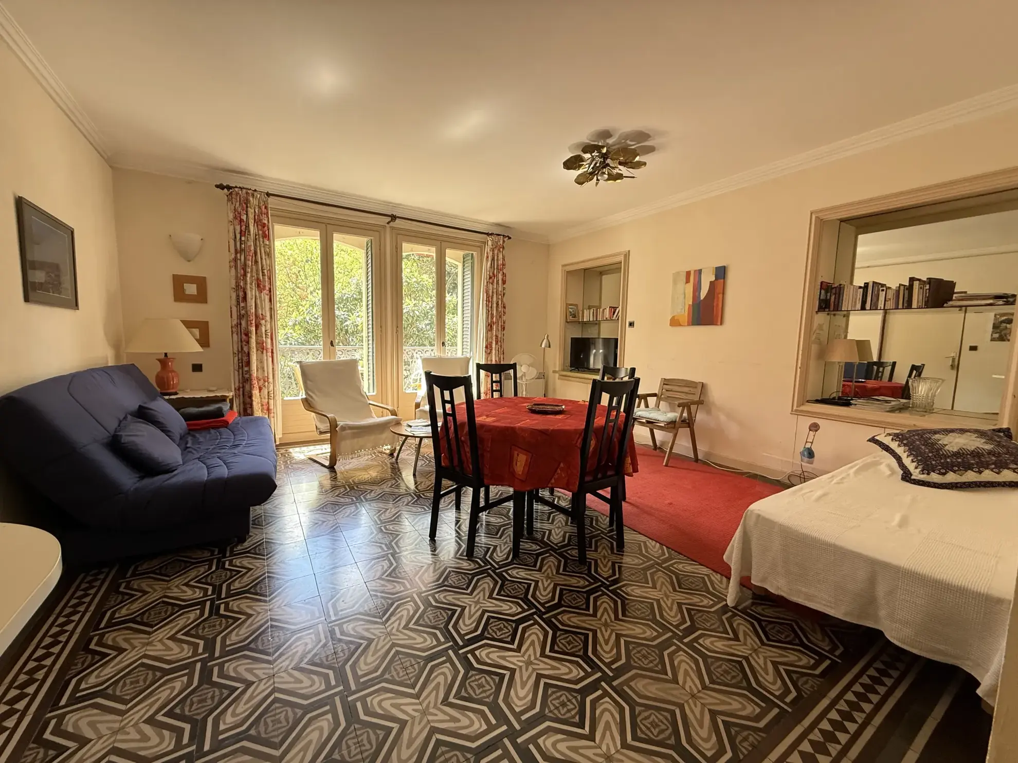 Ensemble immobilier de 3 appartements à Amélie-les-Bains, près des commerces