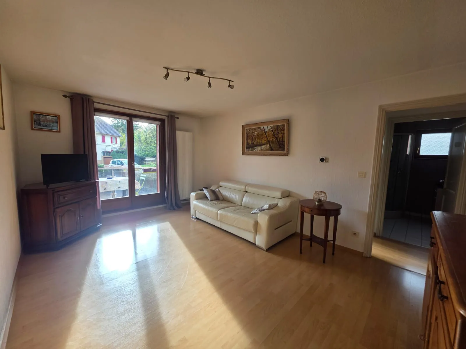 Appartement de plain-pied à Altkirch avec deux chambres, garage et balcon 