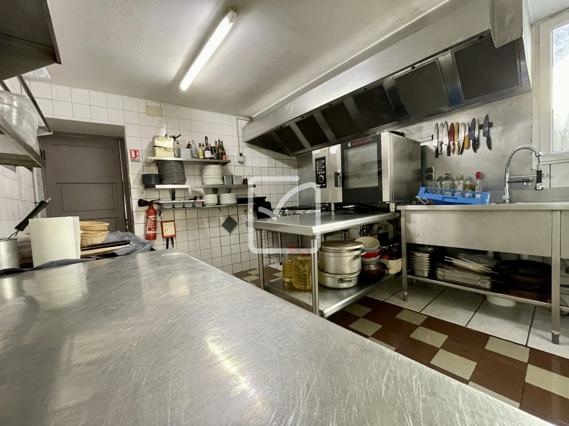 Vente ensemble immobilier et commercial à Salviac, potentiel hôtel-restaurant dans le Lot 