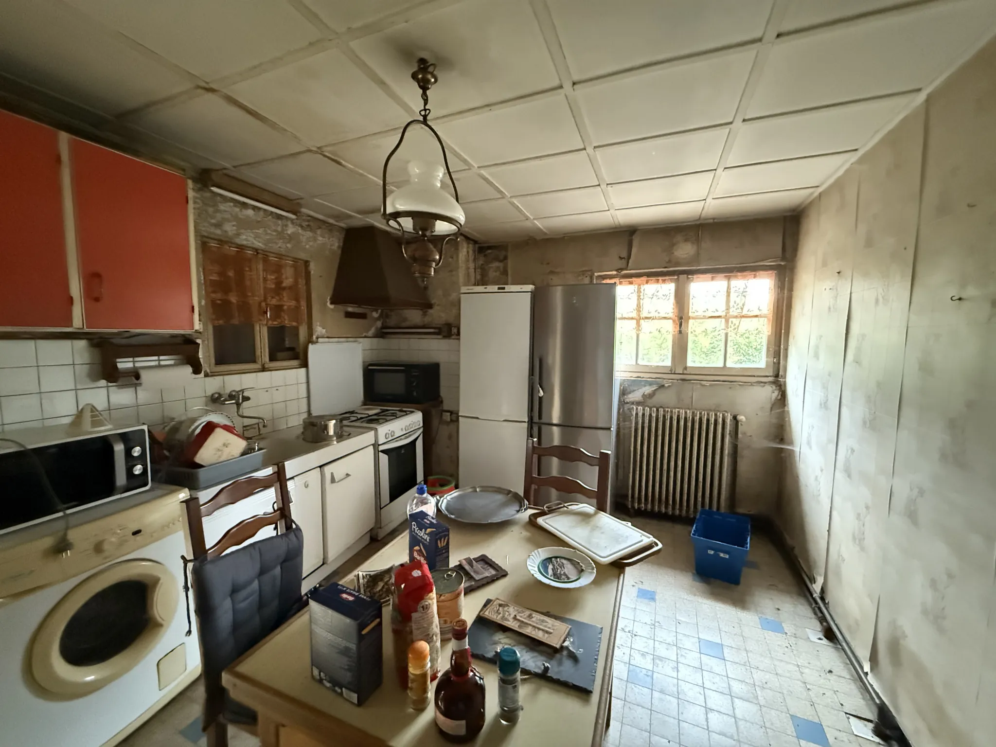 Maison ancienne à rénover à Saint-Romain-en-Gal, 99 m² sur terrain de 592 m² 