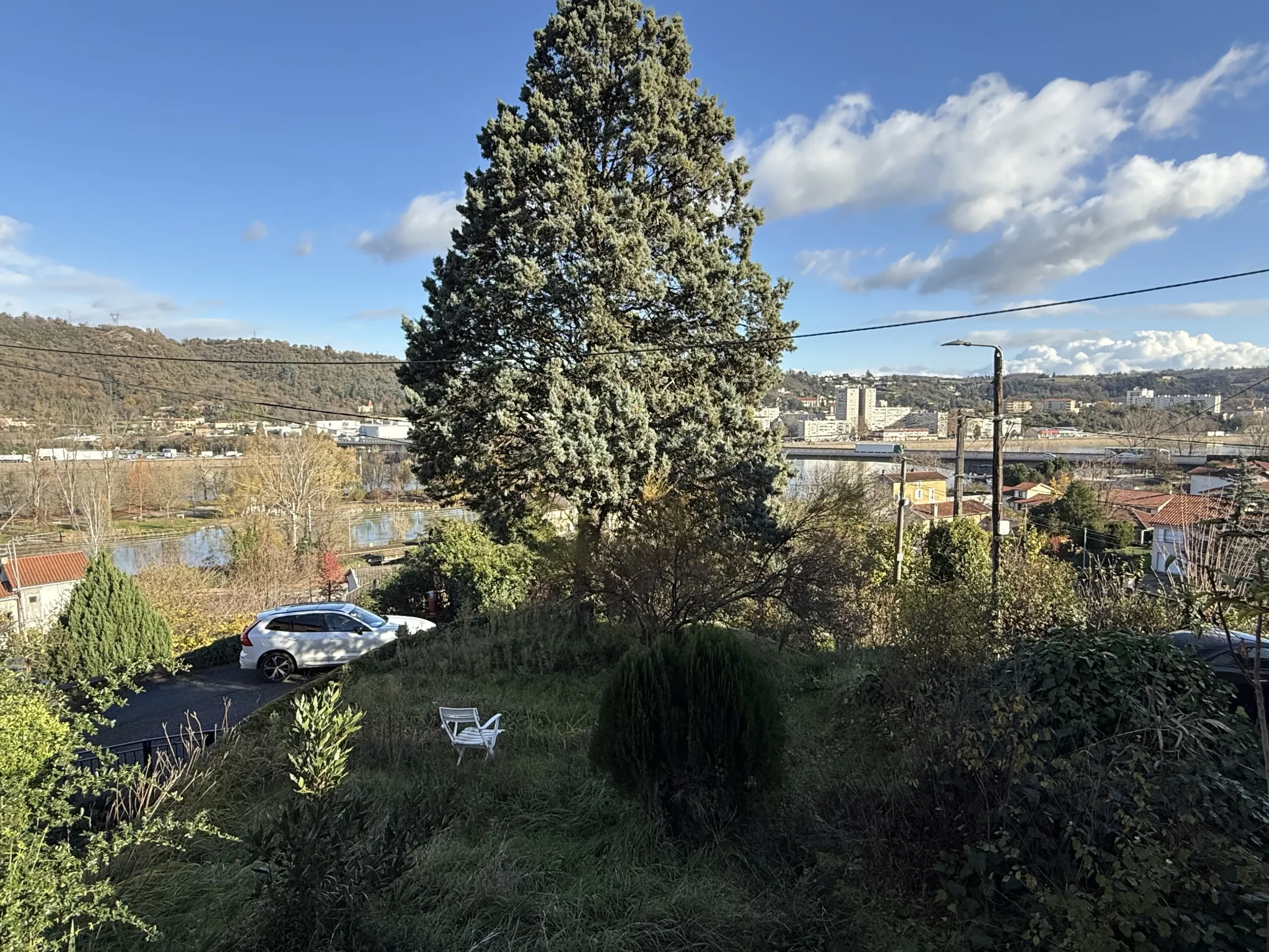 Maison ancienne à rénover à Saint-Romain-en-Gal, 99 m² sur terrain de 592 m² 