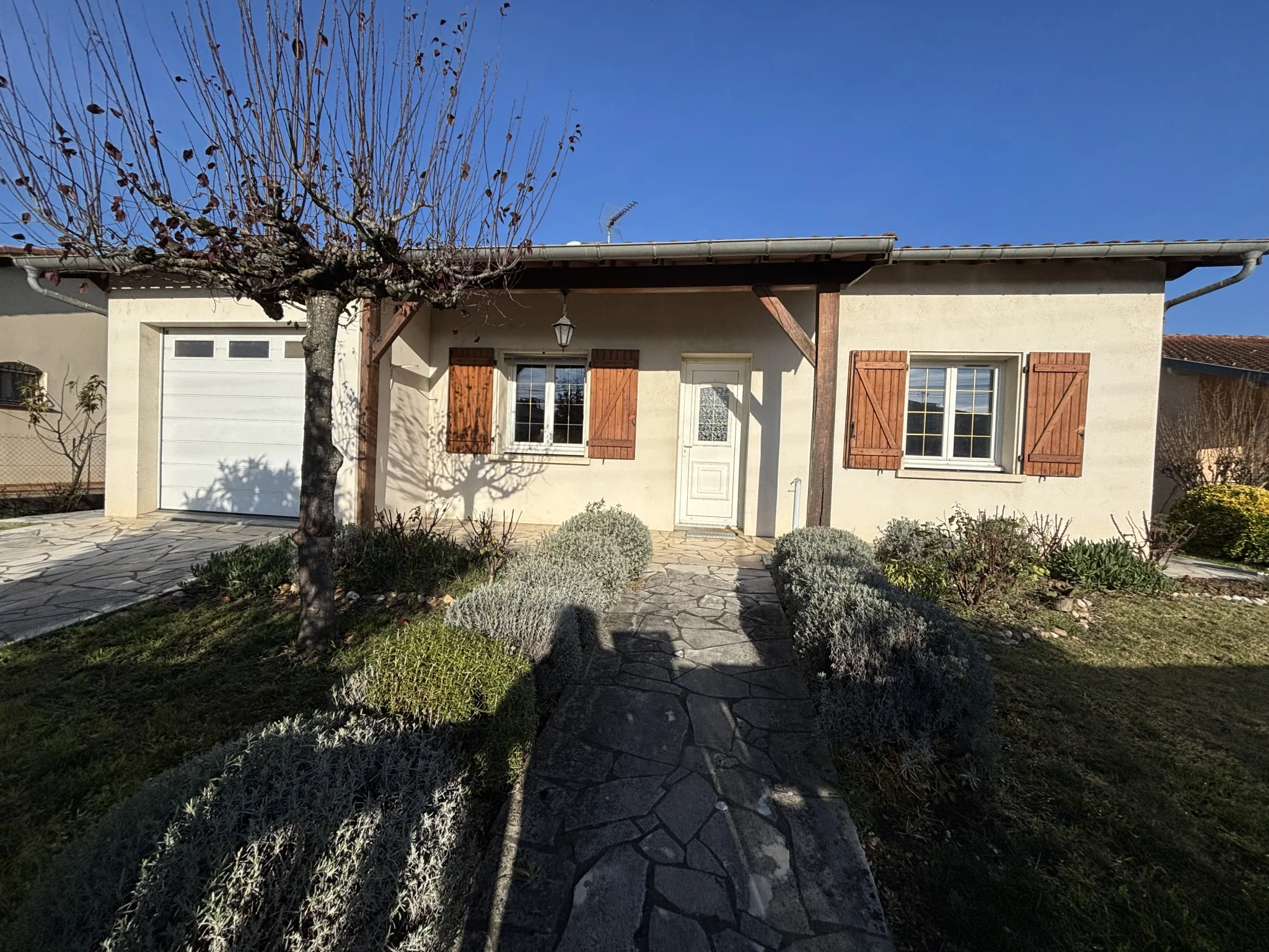 Maison de plain pied à Lavaur de 81 m² avec garage et terrain clos