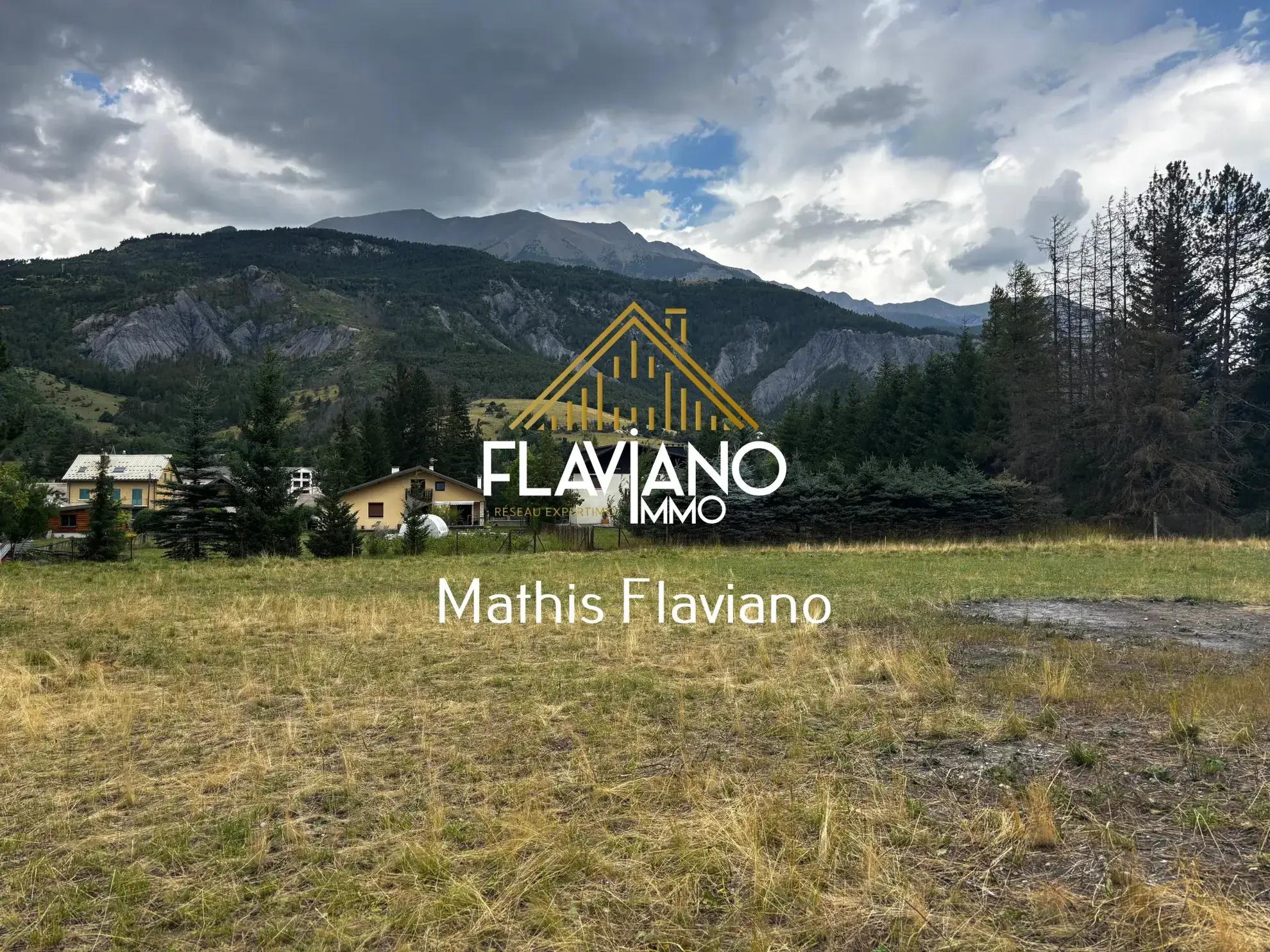 Terrain constructible de 806m² à Barcelonnette proche du centre-ville