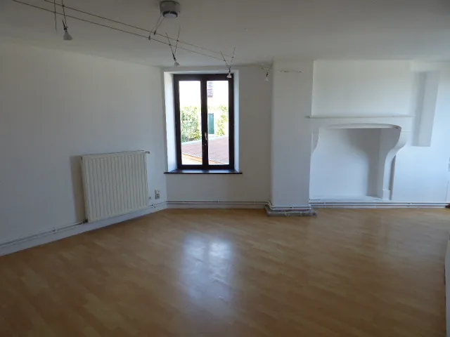 Maison familiale à Vaucouleurs avec jardin, garage et vue panoramique 