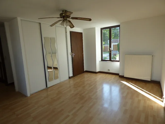 Maison familiale à Vaucouleurs avec jardin, garage et vue panoramique 