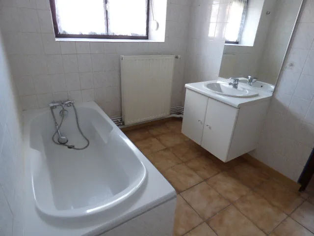 Maison familiale à Vaucouleurs avec jardin, garage et vue panoramique 