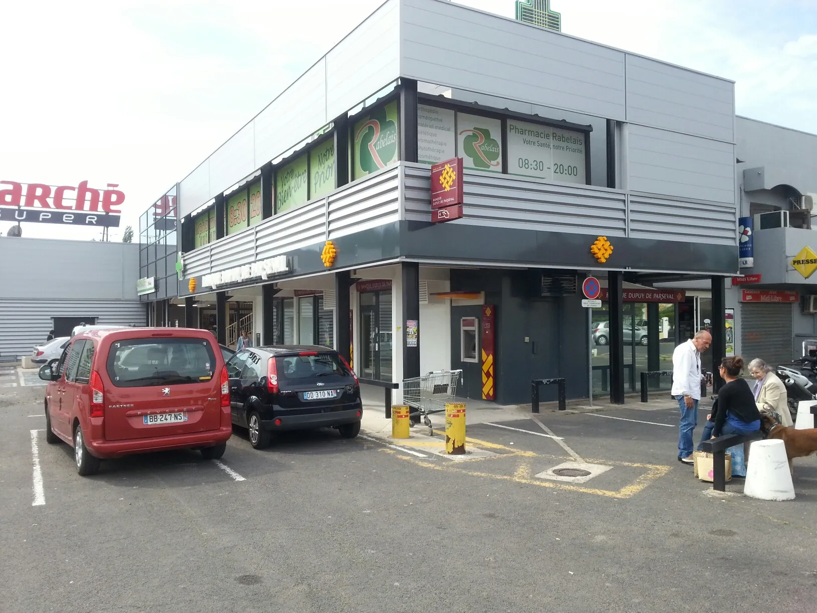 Local Commercial de 96 m² à Louer à Béziers – Centre Commercial Idéal