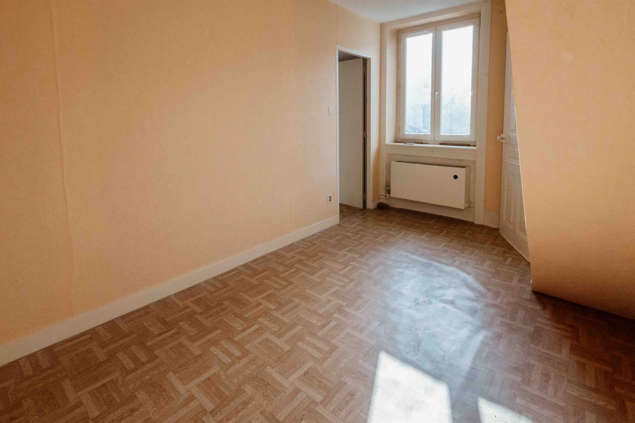 Maison de ville à Pontarlier proche centre à rénover entièrement - 83,62 m² 