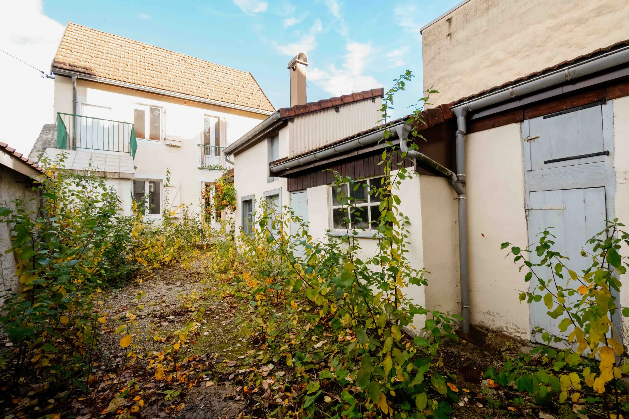 Maison de ville à Pontarlier proche centre à rénover entièrement - 83,62 m² 