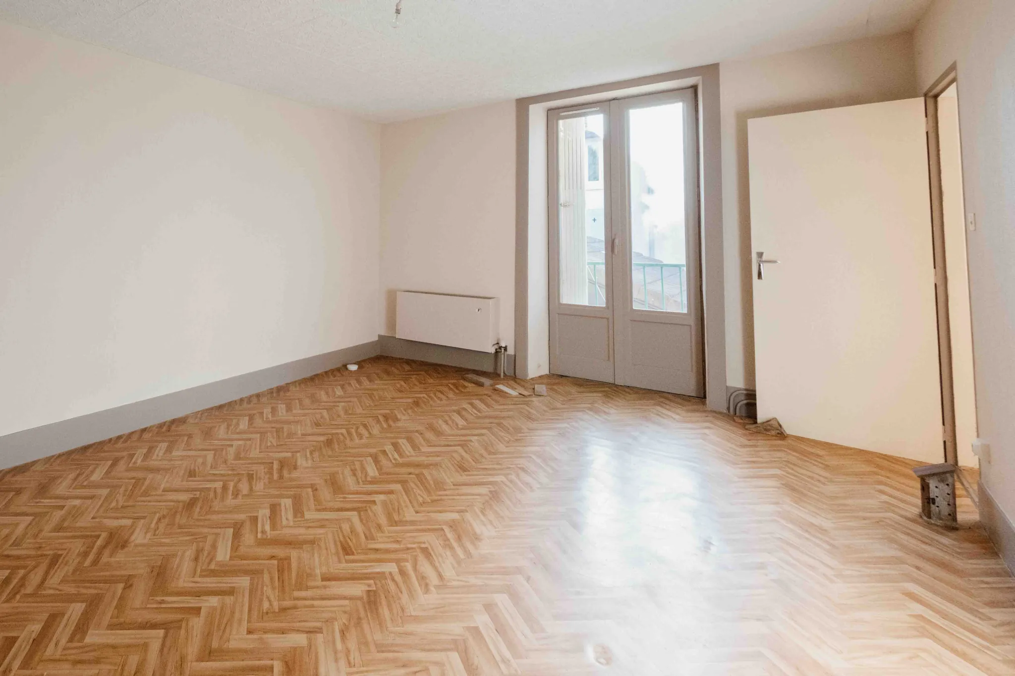 Maison de ville à Pontarlier proche centre à rénover entièrement - 83,62 m² 