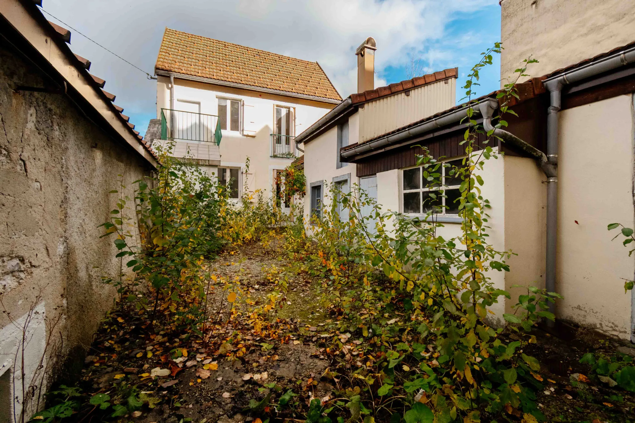 Maison de ville à Pontarlier proche centre à rénover entièrement - 83,62 m² 