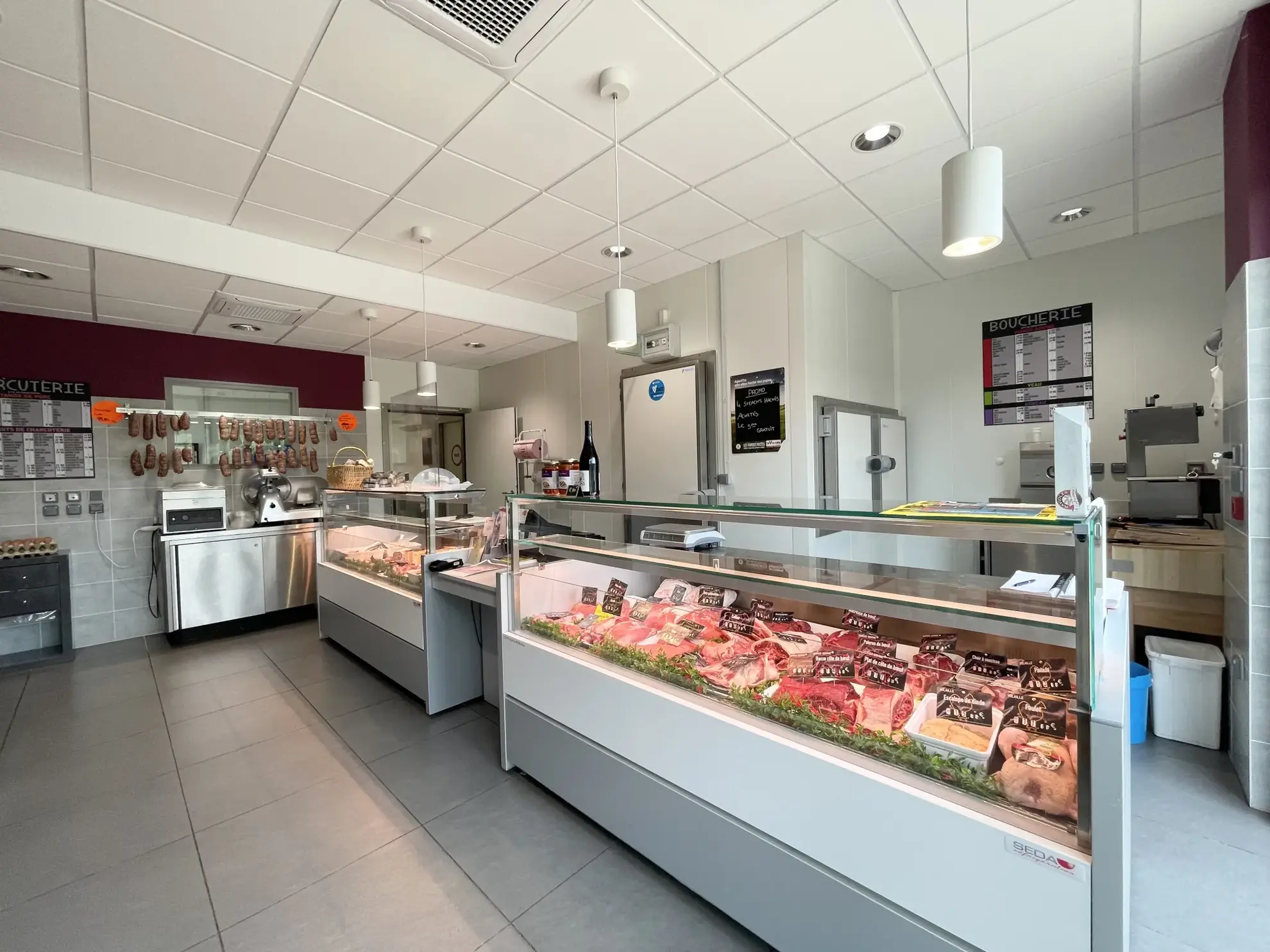 Fonds de commerce en boucherie-charcuterie à vendre à Crepol (26), activité traiteur et épicerie intégrée