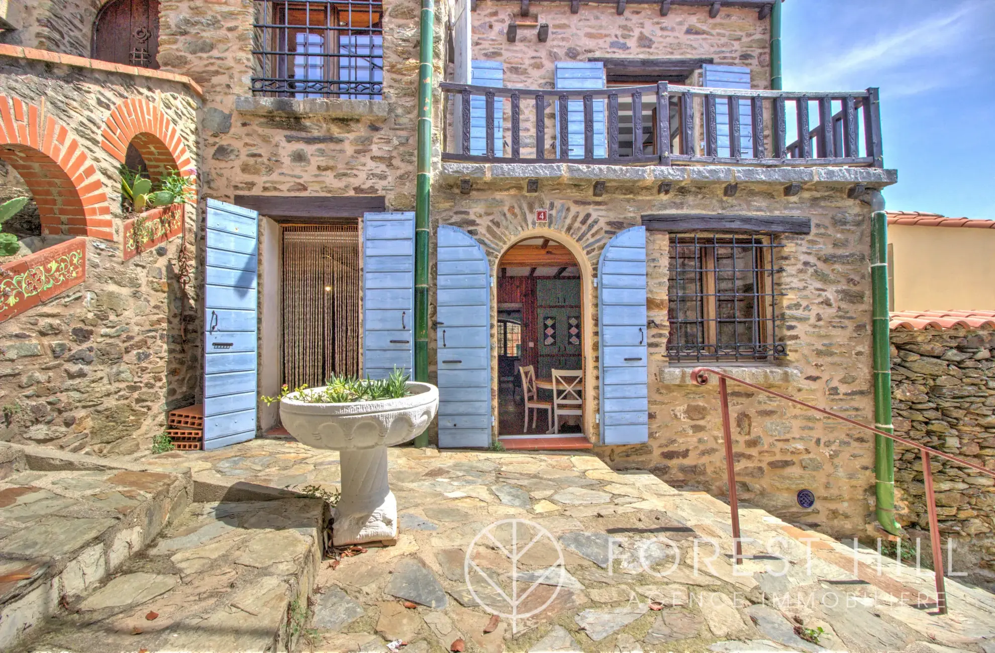 Belle maison de village avec terrasse et vue montagne à Saint Marsal - 149 000 €