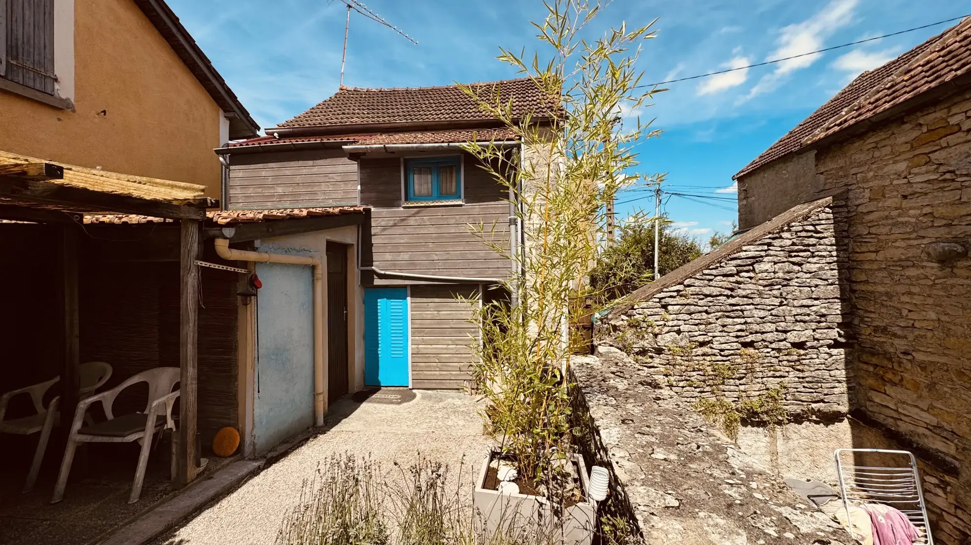 Maison de campagne à Massangis à 55 000 € FAI – Idéale premier achat