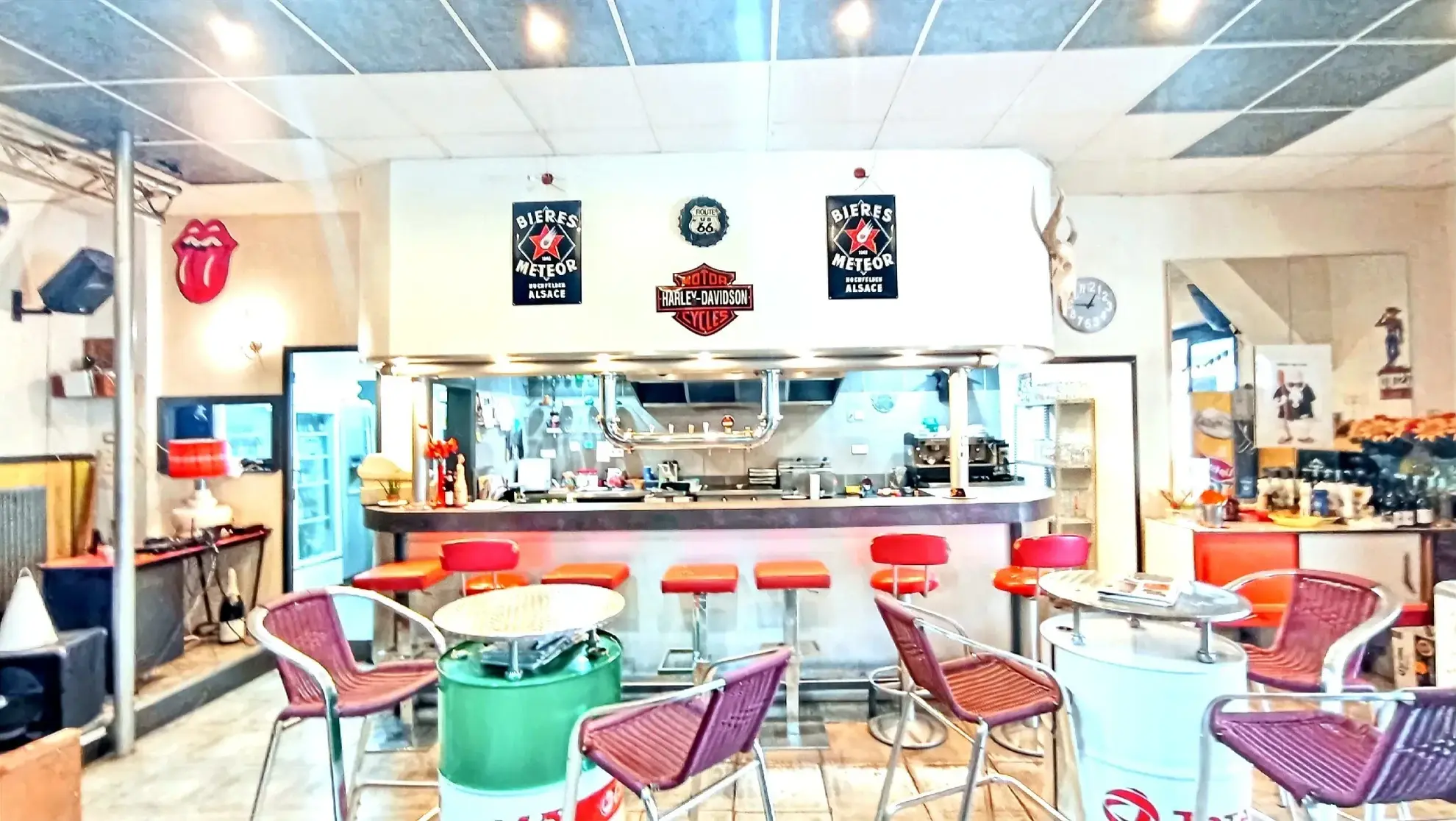 Vente murs et fonds de commerce d’un bar-restaurant dans les Vosges avec logement et parking 