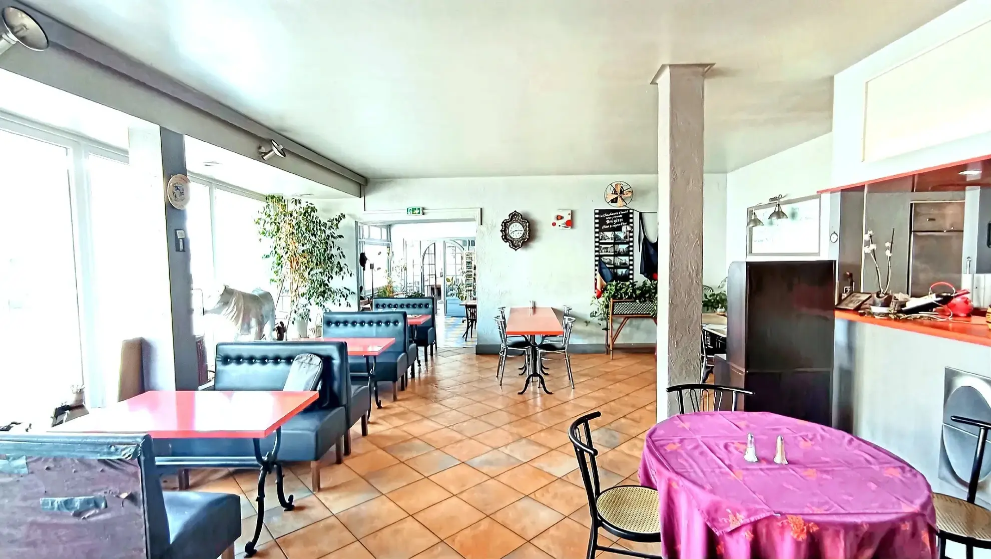 Vente murs et fonds de commerce d’un bar-restaurant dans les Vosges avec logement et parking 