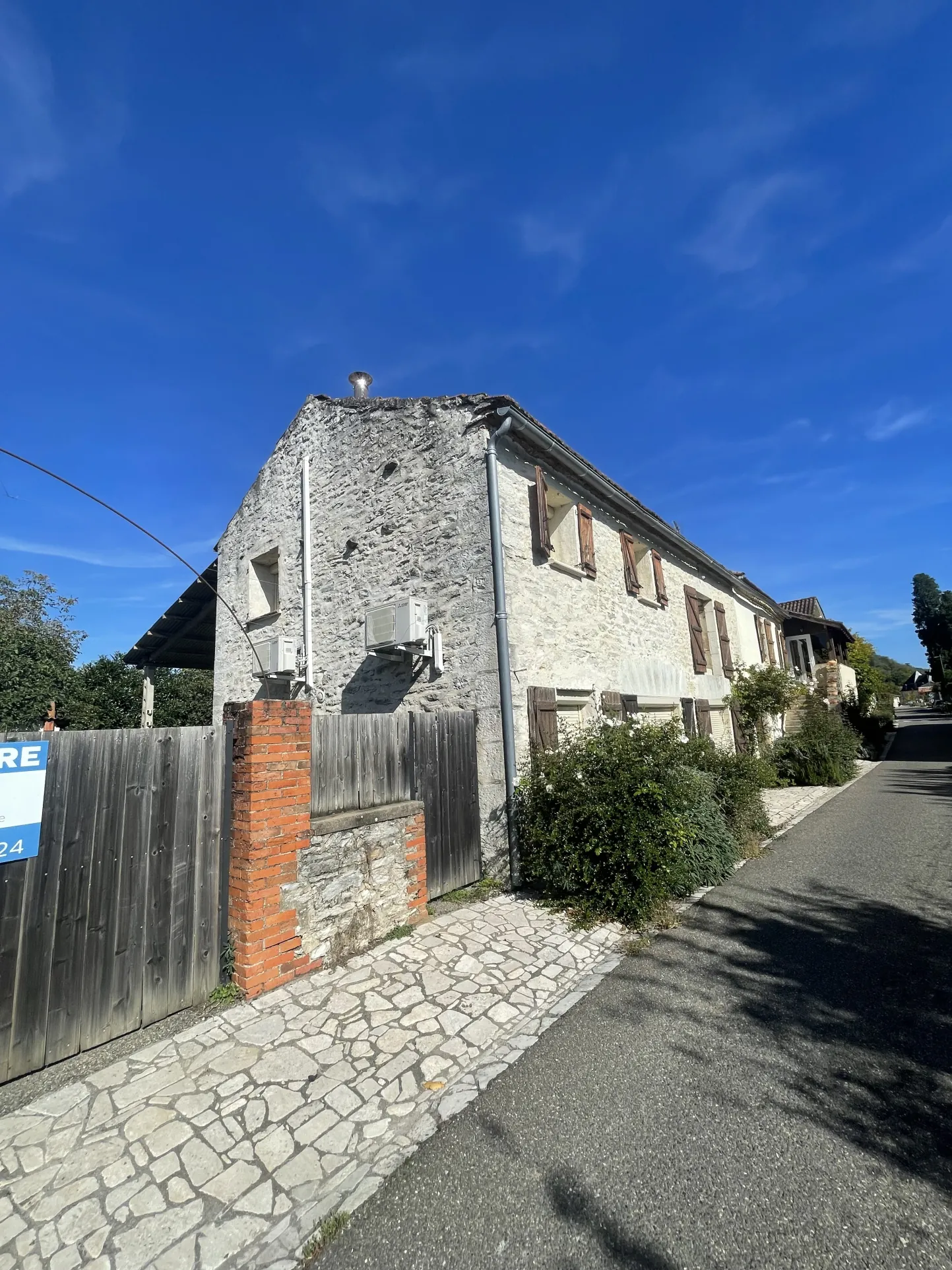 Maison à vendre à Mercuès, proche Cahors – 125 m² avec jardin et terrasse couverte