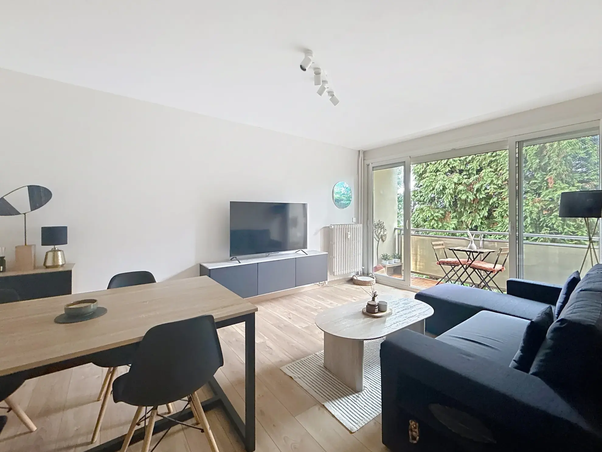 Bel appartement T2 avec balcon, parking et cave à Villeboeuf - Saint-Étienne