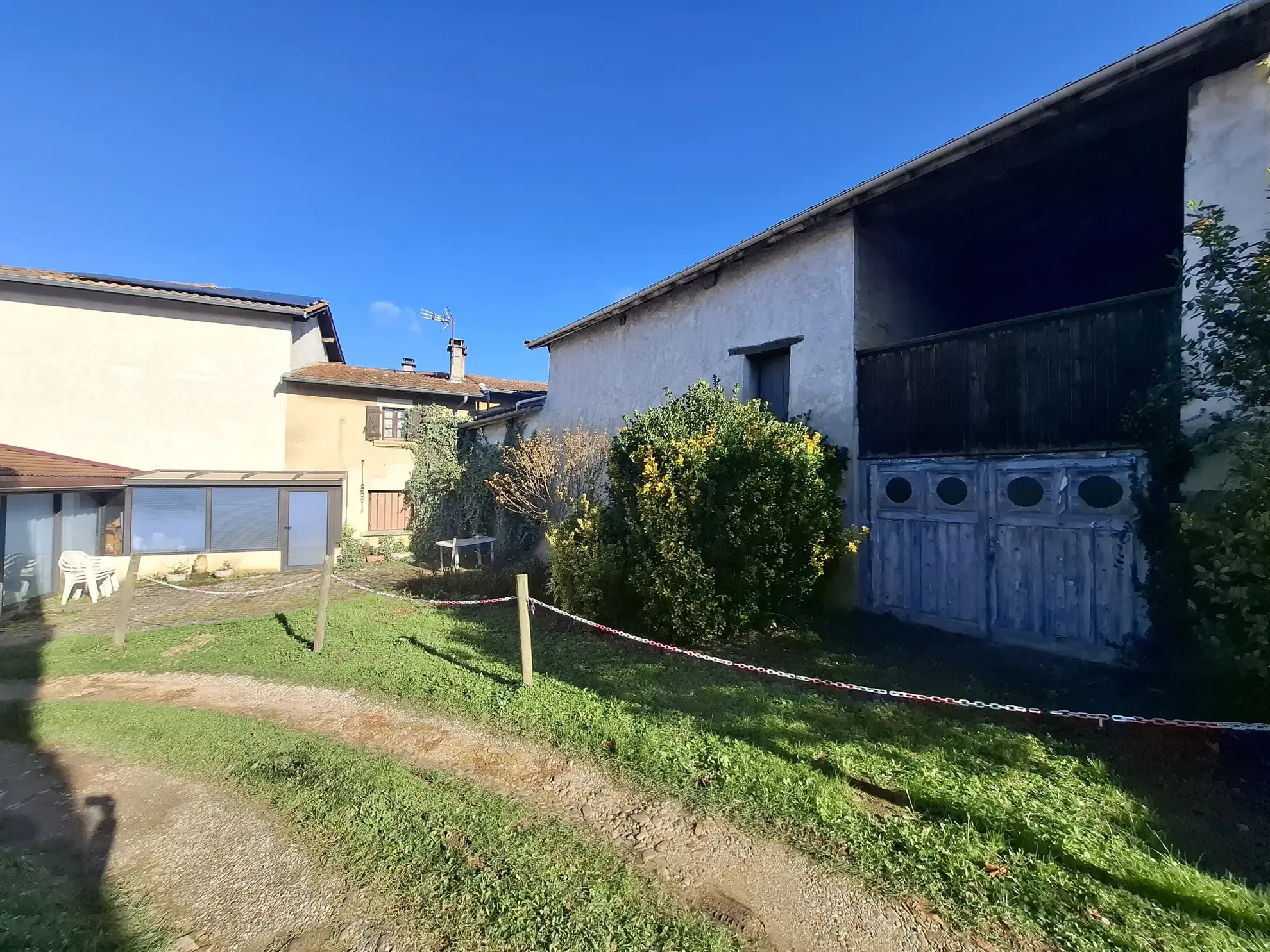 Maison à rénover avec dépendances à Cheyssieu (38550), terrain 330 m²
