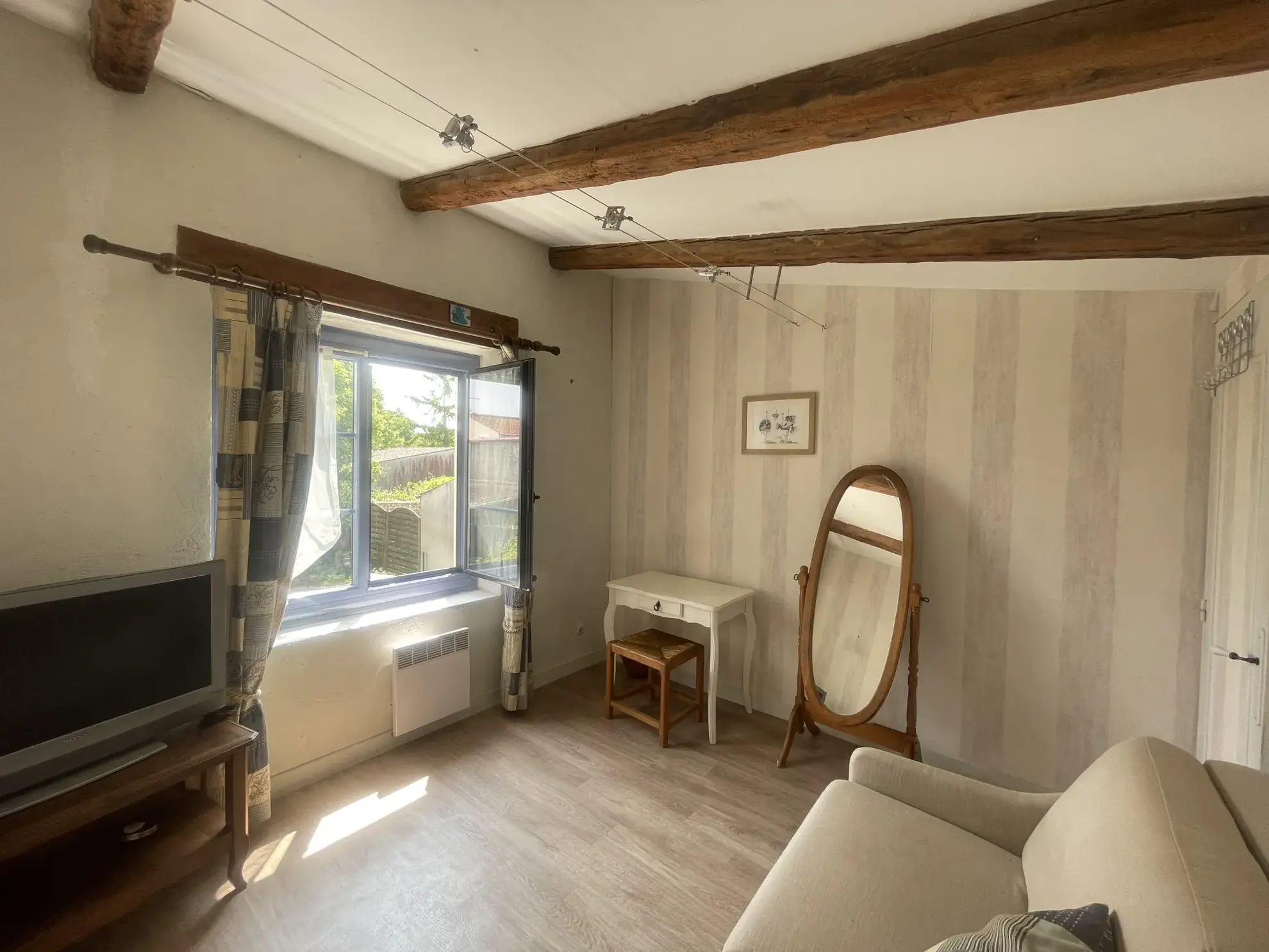 Achat maison à Croix Chapeau avec 3 chambres, jardin exposé sud et garage 