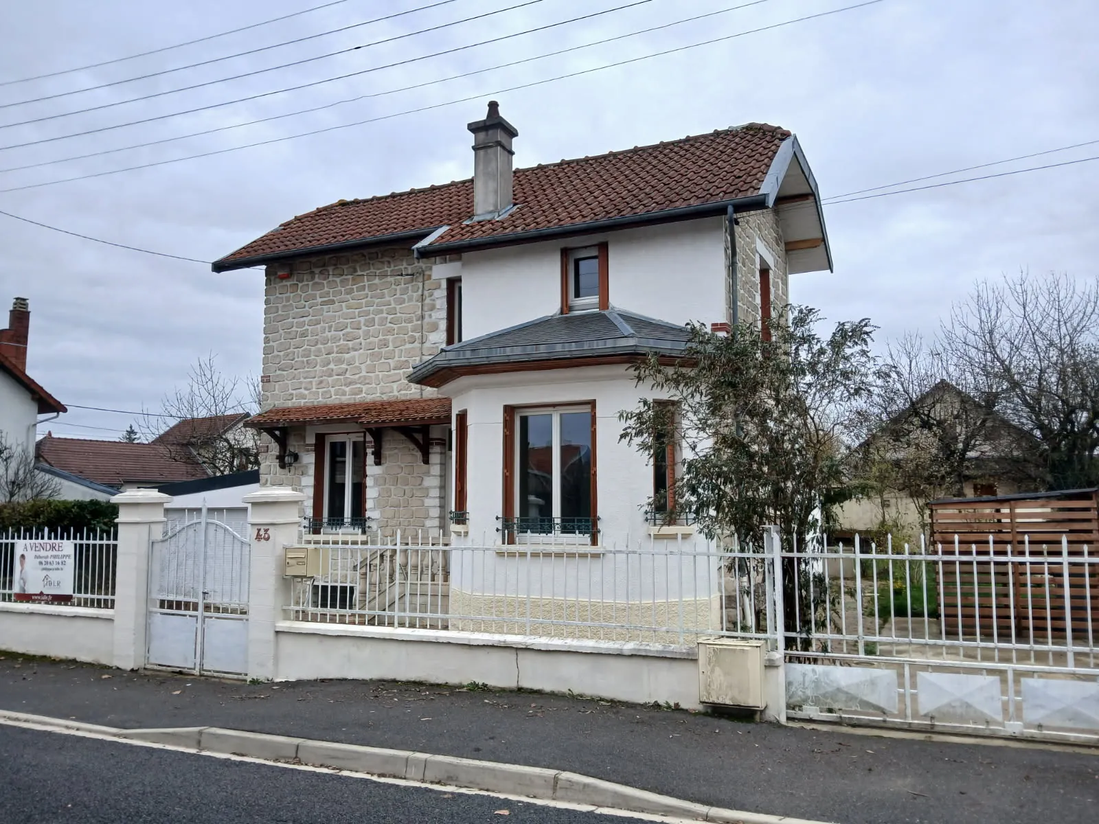 Charmante maison en pierres de 112m² avec jardin et piscine chauffée à Saint-Dizier
