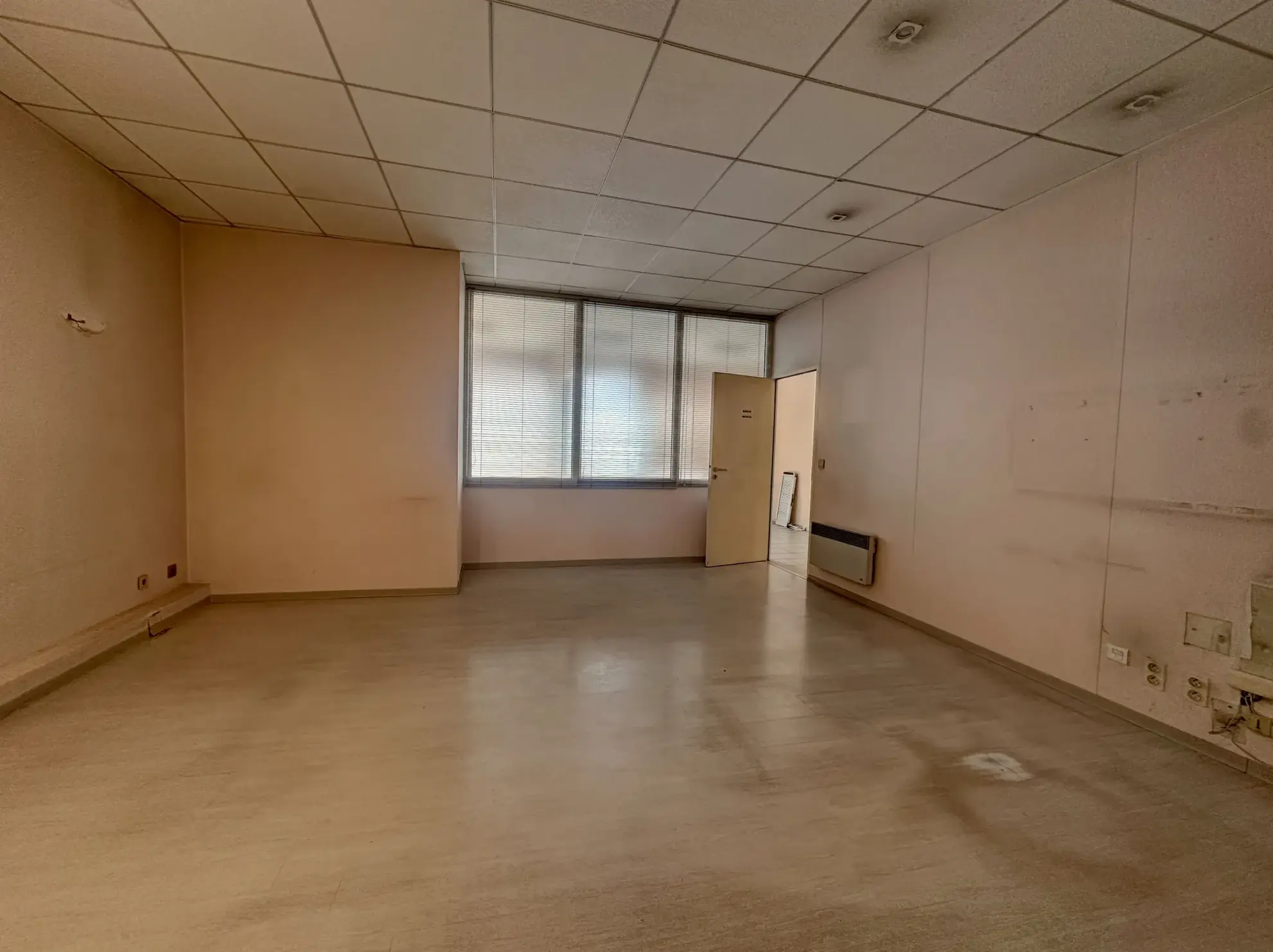 Local professionnel de 95 m² à vendre à Villeneuve-sur-Lot, rive droite 