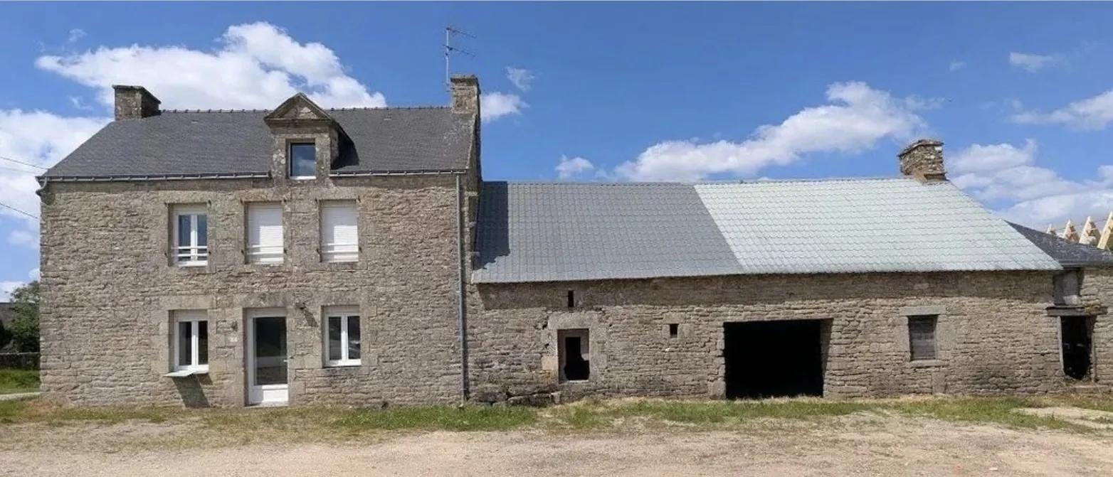 Maison de village à Guégon avec dépendance, terrasse et grand terrain